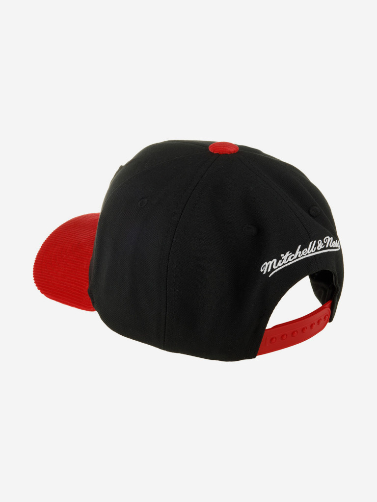 Бейсболка MITCHELL NESS HP7976-CBUBLCK Chicago Bulls NBA (черный)