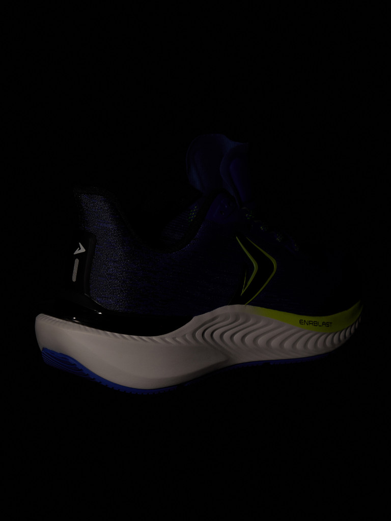 Кроссовки мужские Demix Spectre Enrblast 4