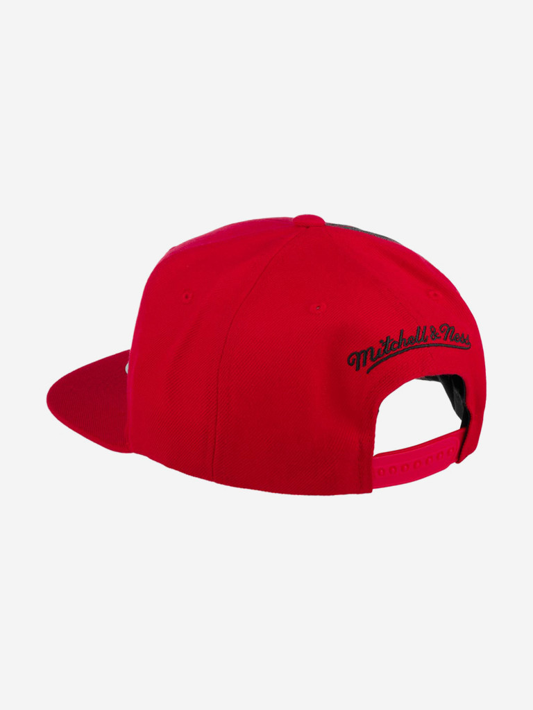 Бейсболка с прямым козырьком MITCHELL NESS HHSS2991-CBUYYPPPRED1 Chicago Bulls NBA (красный)
