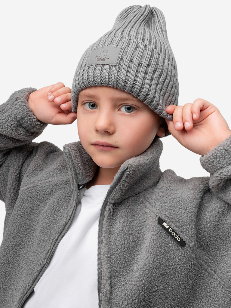 Вязаная шапка bodo