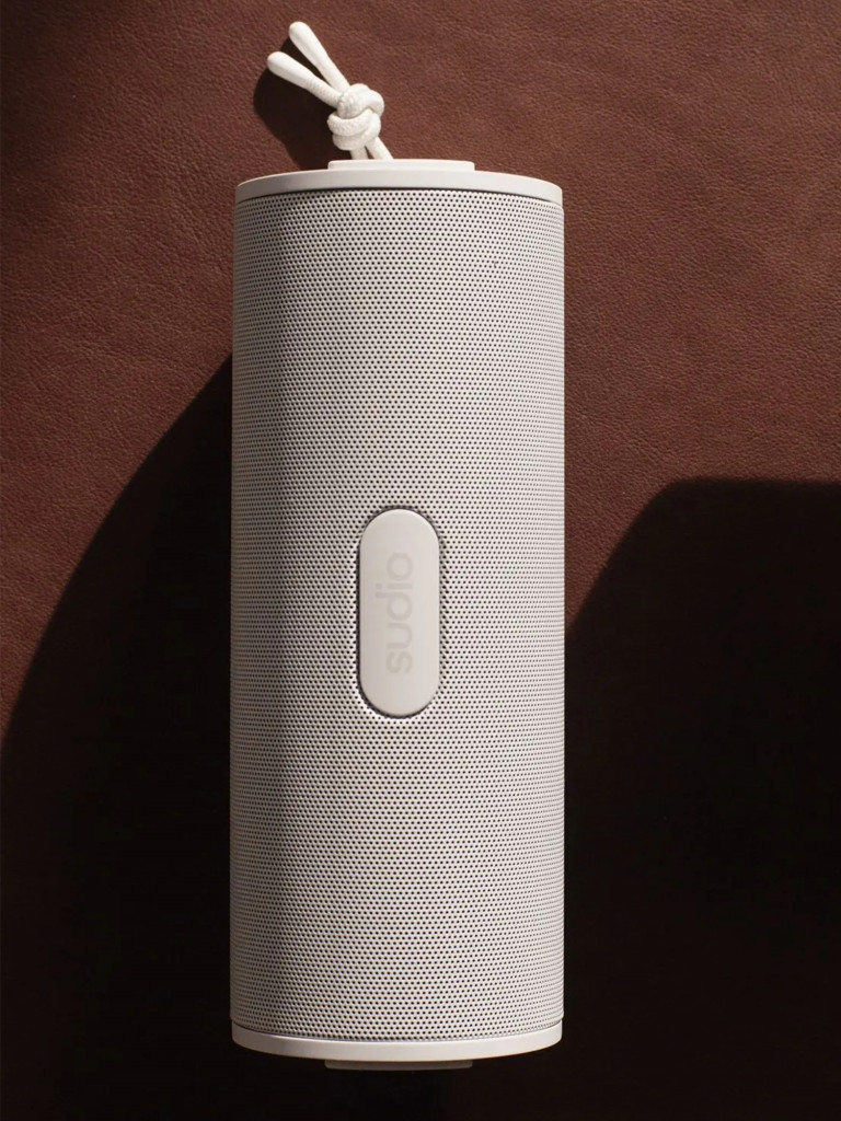 Беспроводная портативная колонка Sudio F4 Portable Bluetooth Speaker 20W, цвет: белый