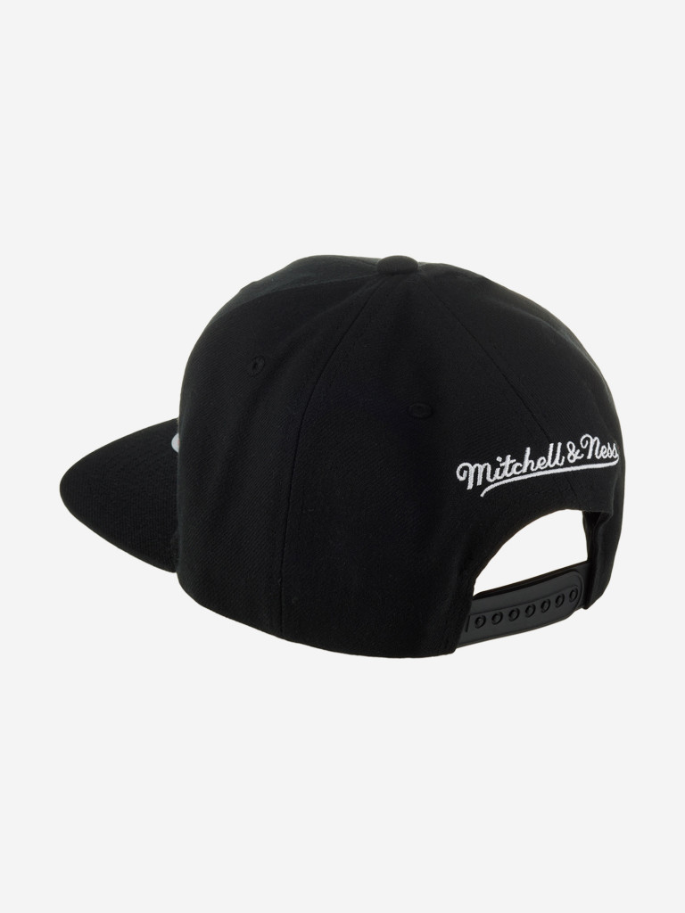 Бейсболка с прямым козырьком MITCHELL NESS HHSS5762-LALYYPPPBLCK Los Angeles Lakers NBA (черный)