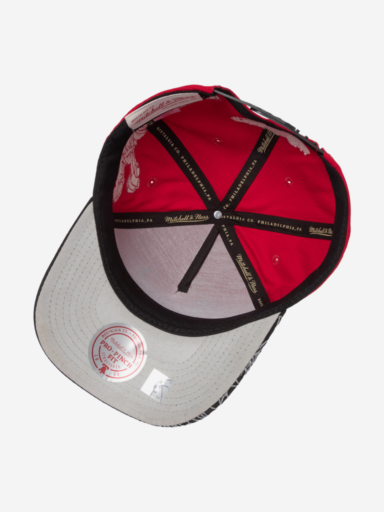 Бейсболка MITCHELL NESS HP11495-CBURED1 Chicago Bulls NBA