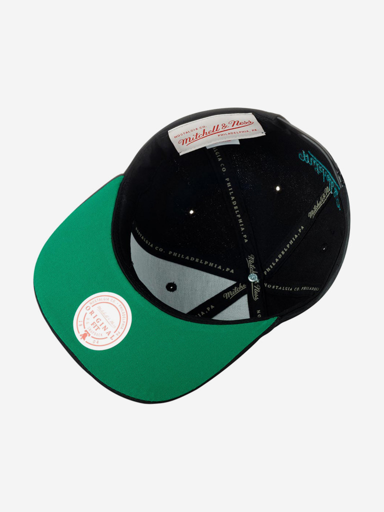 Бейсболка с прямым козырьком MITCHELL NESS HHSS2997-CHOYYPPPBLCK Charlotte Hornets NBA (черный)