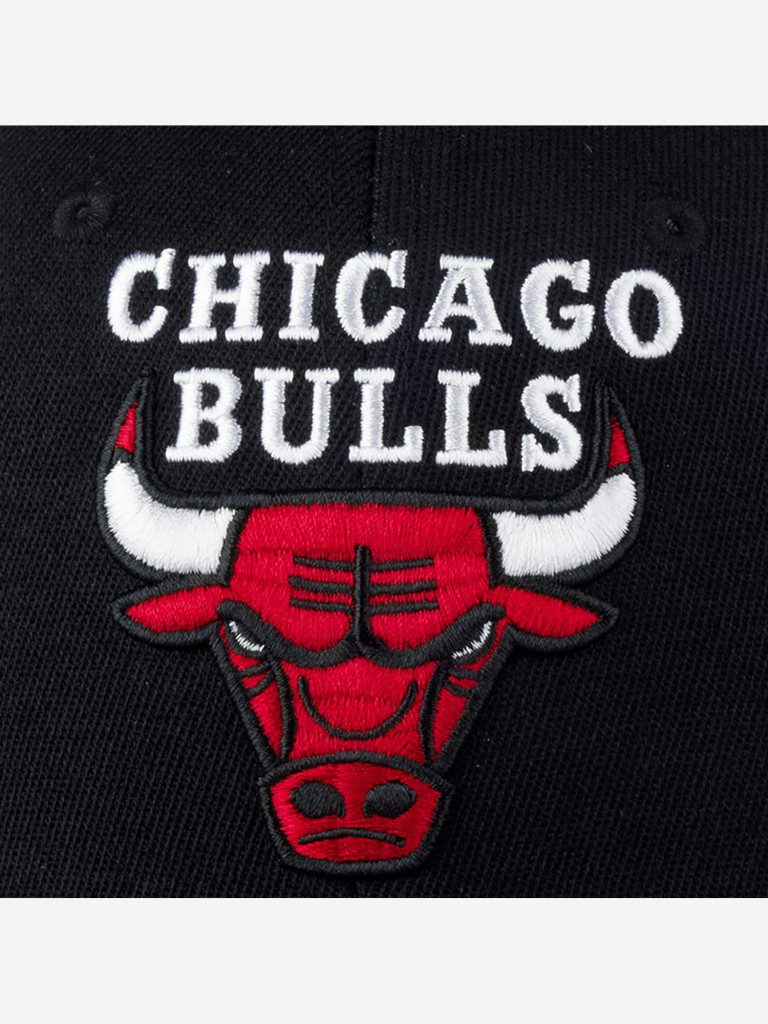 Бейсболка MITCHELL NESS HHSSINTL102-CBUYYPPPBLCK Chicago Bulls NBA (черный)