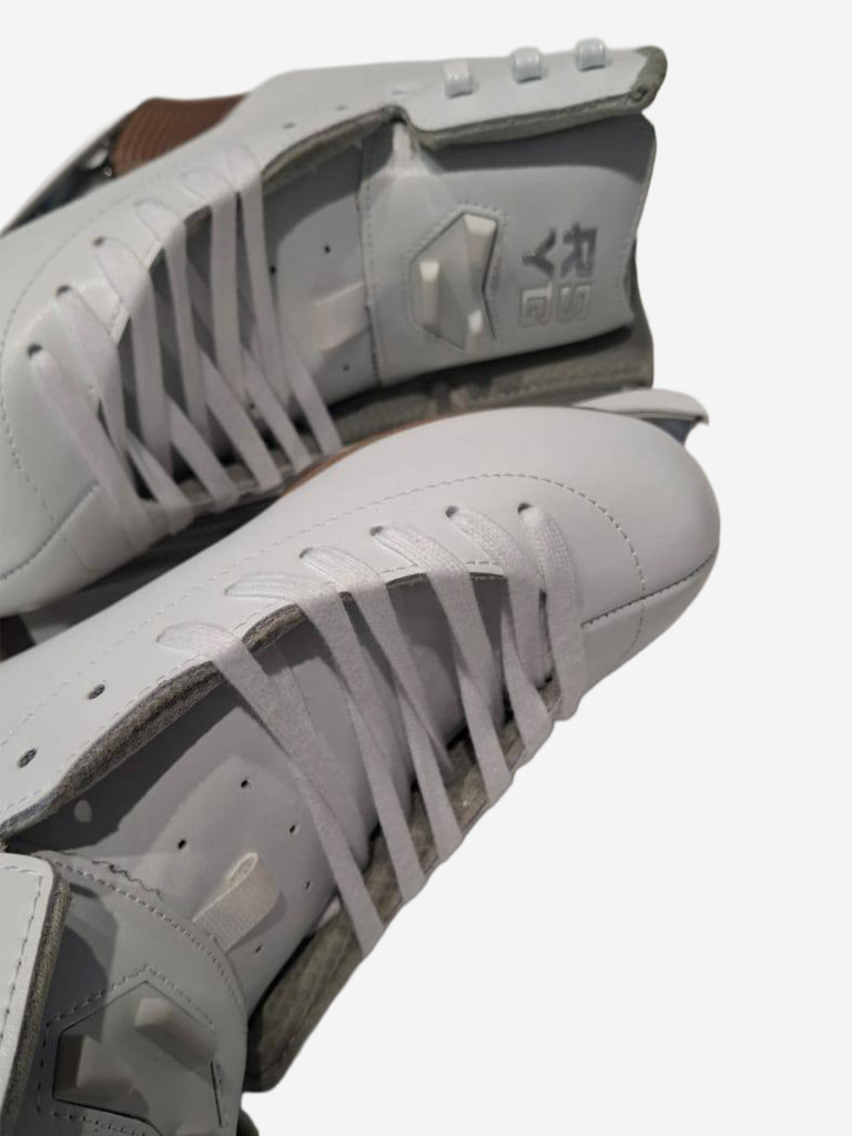 Коньки фигурные ROYAL SKATE RS YG c установленными профессиональными лезвиями RS DIAMONDS PRO LIGHT 7