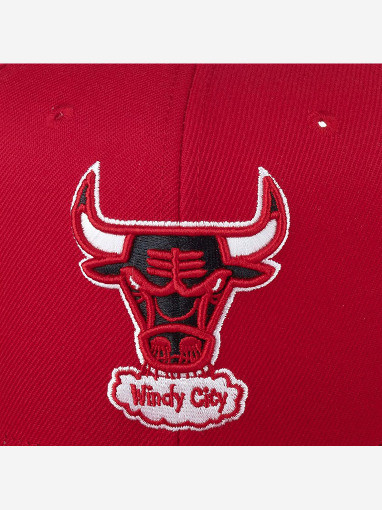 Бейсболка с прямым козырьком MITCHELL NESS HHSS3258-CBUYYPPPRED1 Chicago Bulls NBA