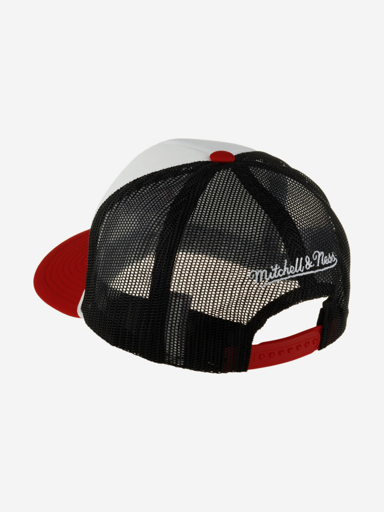 Бейсболка с сеточкой MITCHELL NESS HT8363-CBUWHIT Chicago Bulls NBA (белый)