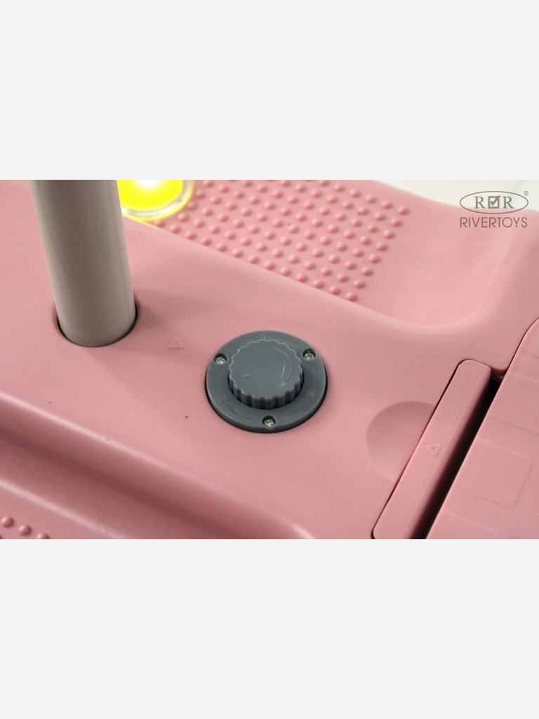 Детский электромобиль RIVERTOYS Y-01 с функцией влажной уборки