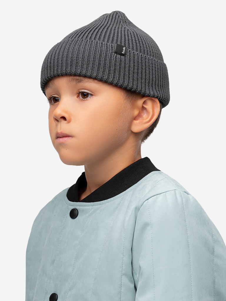 Вязаная шапка bodo