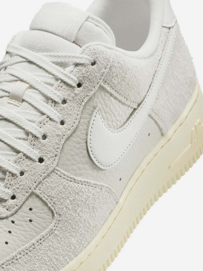 Кроссовки Nike Air Force 1 07 LX Phantom