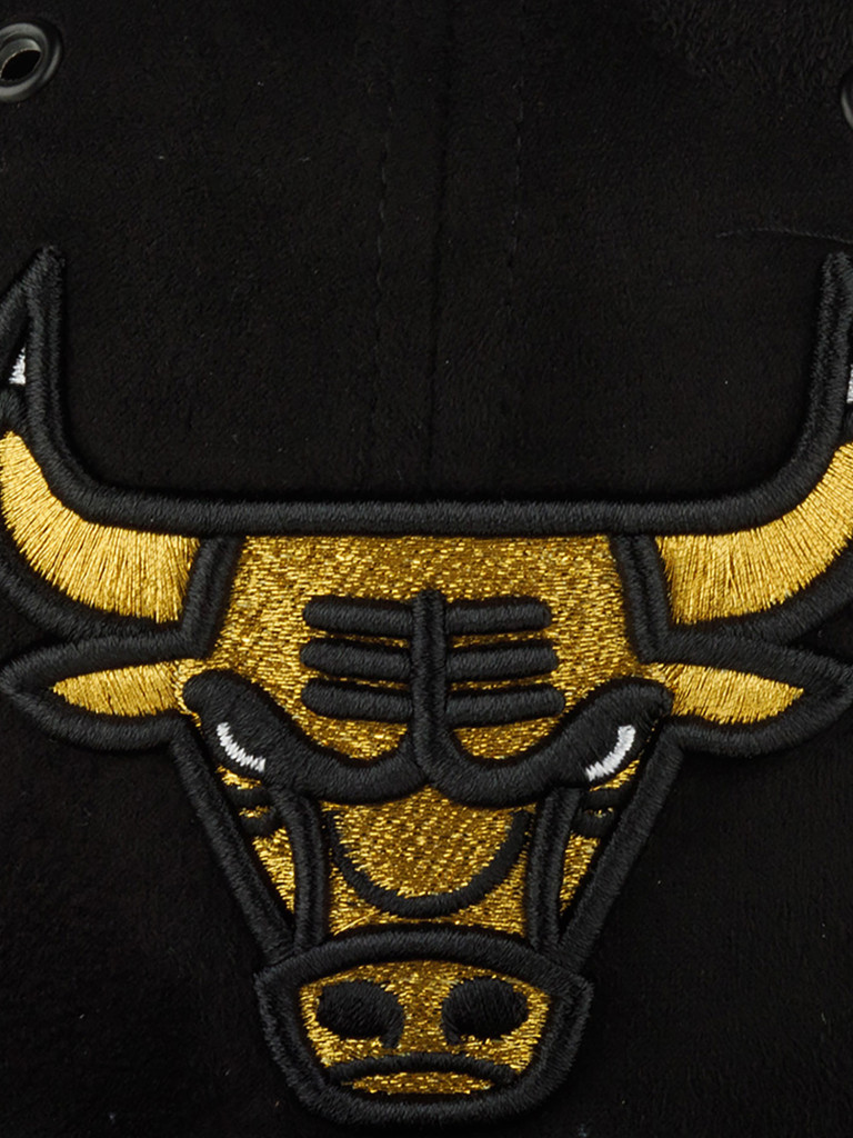 Бейсболка с прямым козырьком MITCHELL NESS HHSS6741-CBUYYPPPBKGD Chicago Bulls NBA