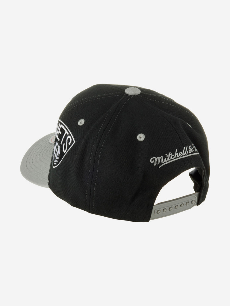 Бейсболка MITCHELL NESS HHSS7310-BNEYYPPPBLCK Brooklyn Nets NBA (черный)
