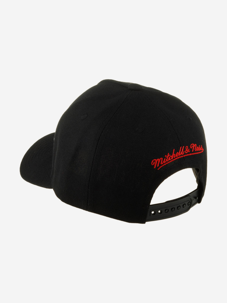 Бейсболка MITCHELL NESS HP8405-CBUBLCK Chicago Bulls NBA (черный)