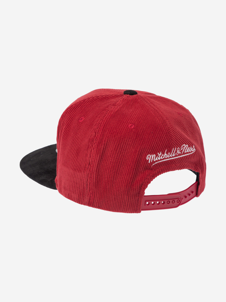 Бейсболка с прямым козырьком MITCHELL NESS HS10402-CBURED1 Chicago Bulls NBA (красный)
