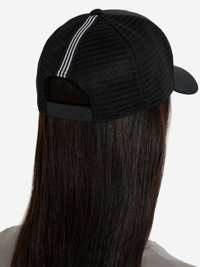 Бейсболка adidas Curved Trucker