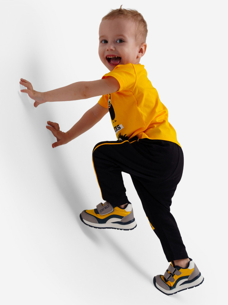 Комплект для мальчиков: футболка, брюки PlayToday