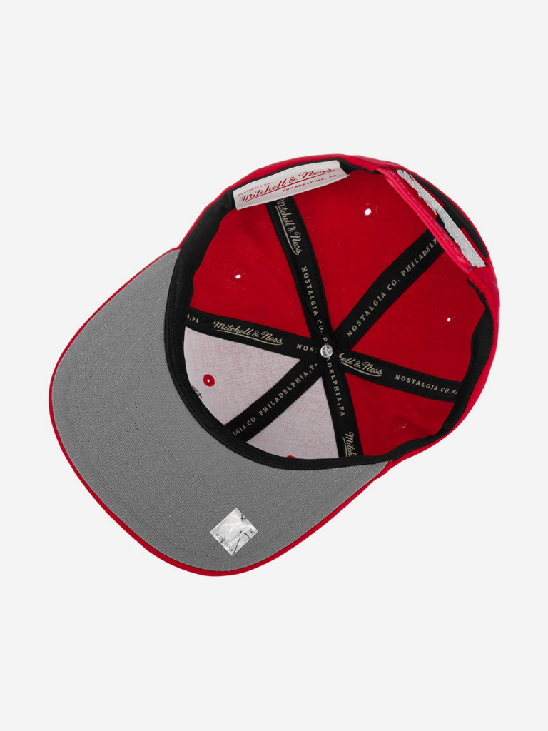 Бейсболка с прямым козырьком MITCHELL NESS HHSS3256-CBUYYPPPRED1 Chicago Bulls NBA