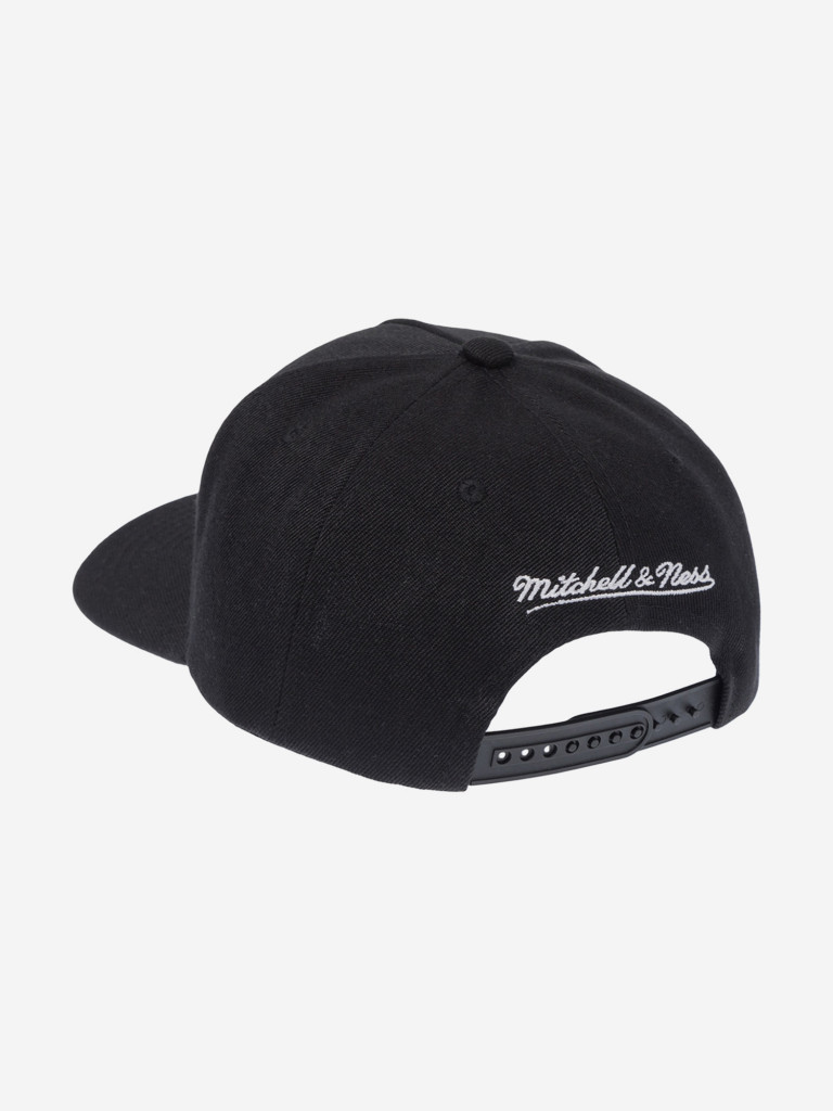Бейсболка MITCHELL NESS HP10055-CBUBLCK Chicago Bulls NBA (черный)