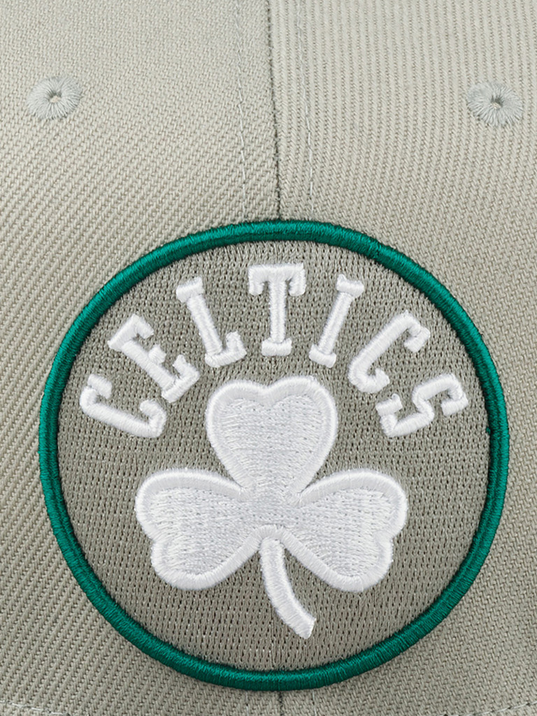 Бейсболка с прямым козырьком MITCHELL NESS 6HSSMM21064-BCESILV Boston Celtics NBA
