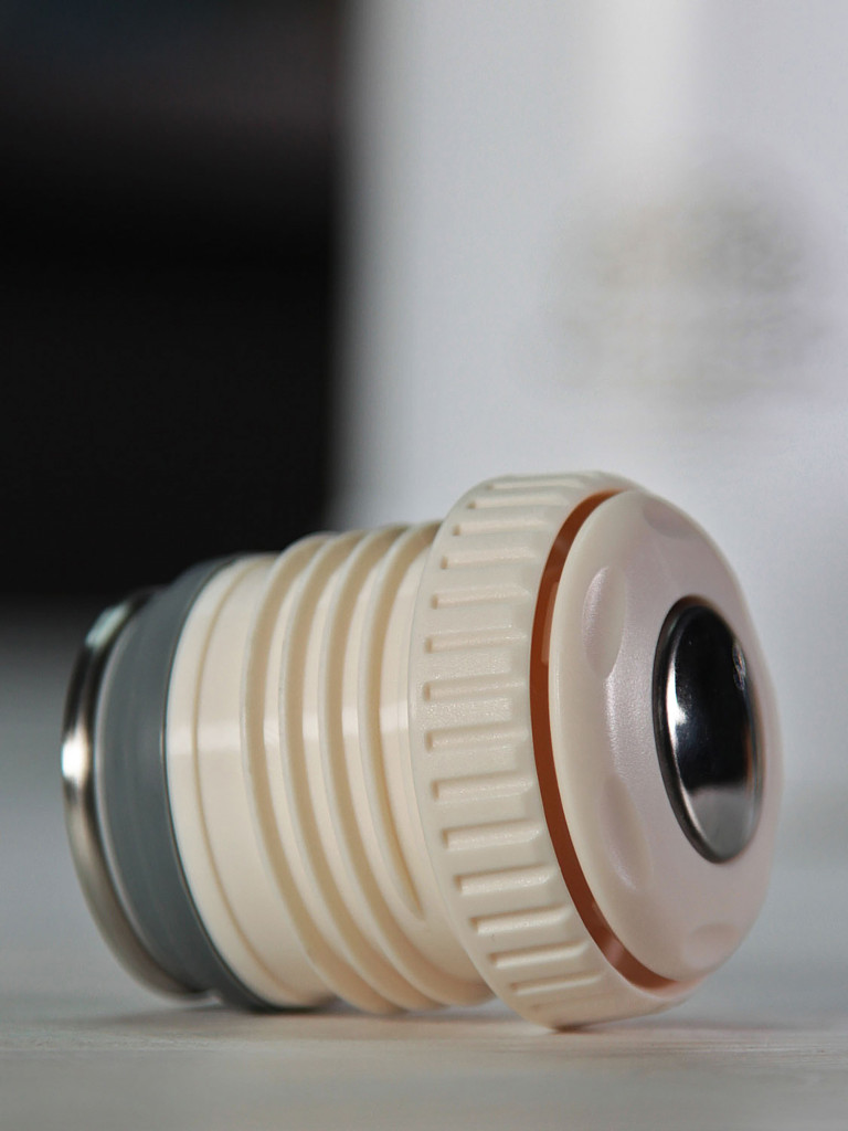 Термос 1.8л СИБИРЬ "Белый клевер" с плечевым ремнем