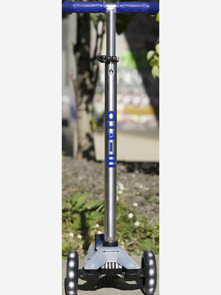 Самокат Micro Maxi Deluxe Flux LED 2024
