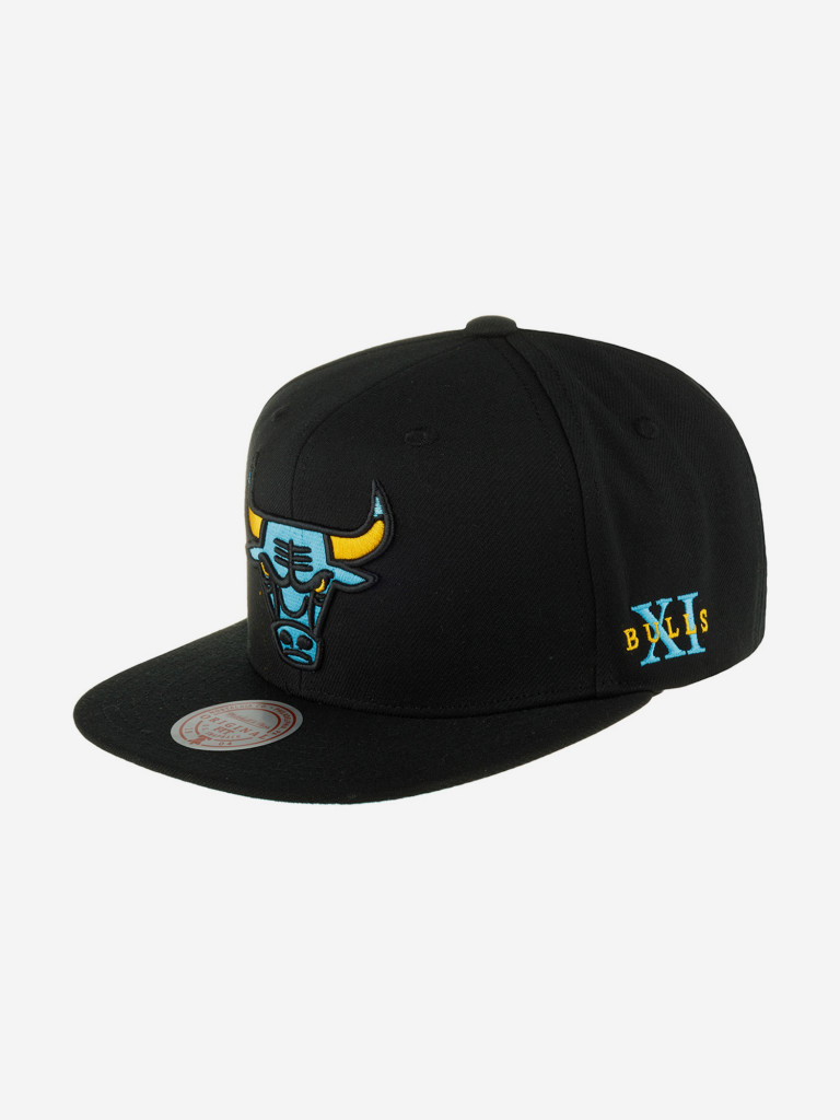 Бейсболка с прямым козырьком MITCHELL NESS HHSS6751-CBUYYPPPBLCK Chicago Bulls NBA (черный)