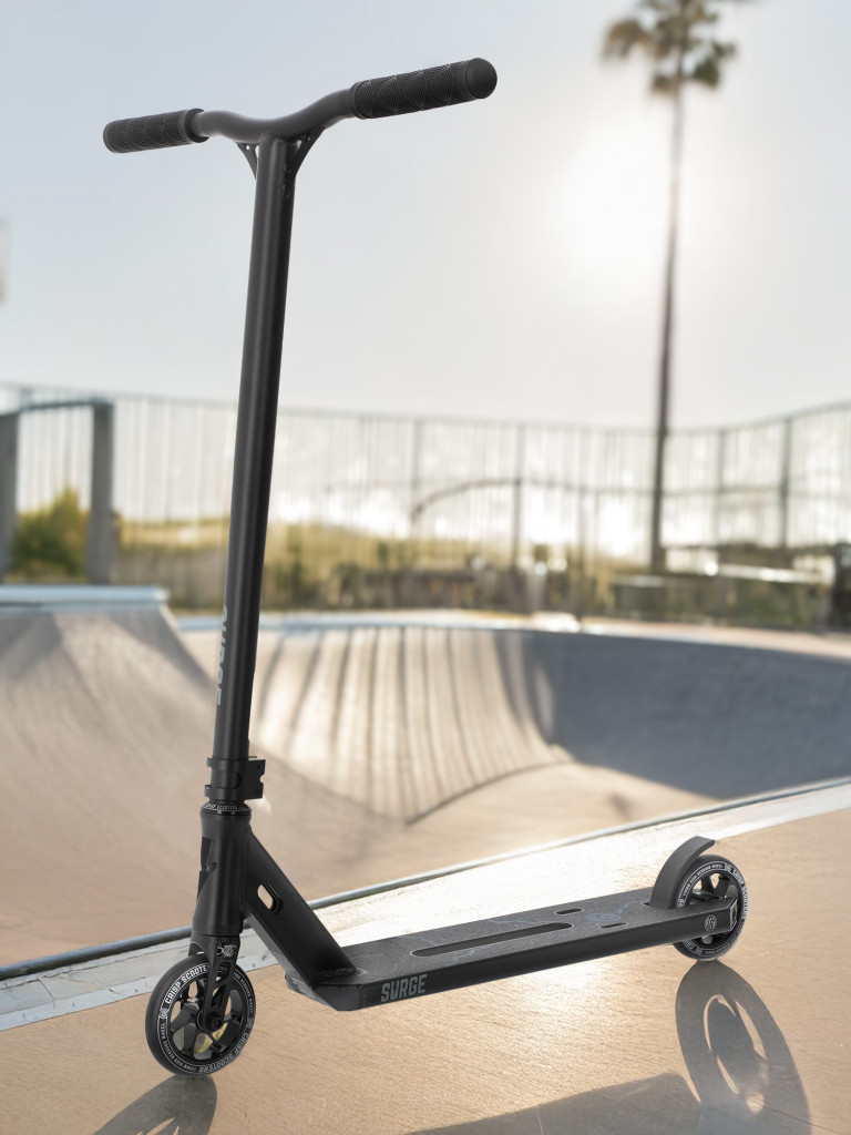 Самокат Crisp Surge