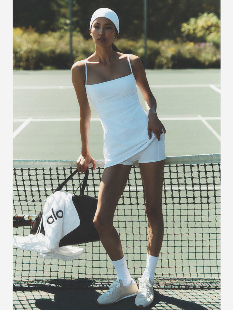 Платье Alo Yoga Airbrush Streamlined Dress