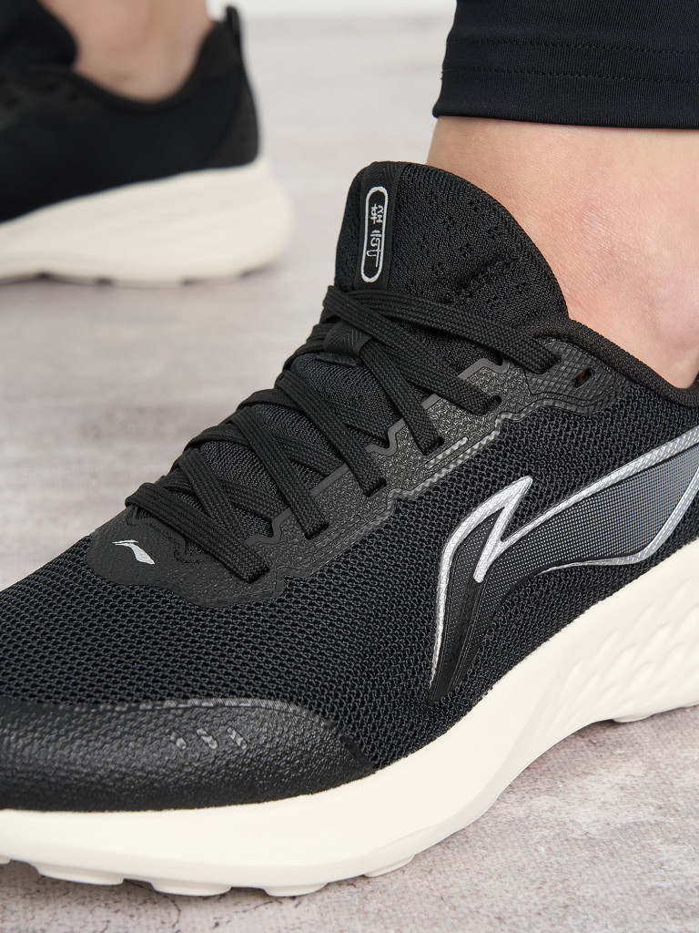 Кроссовки женские Li-Ning Lightcloud