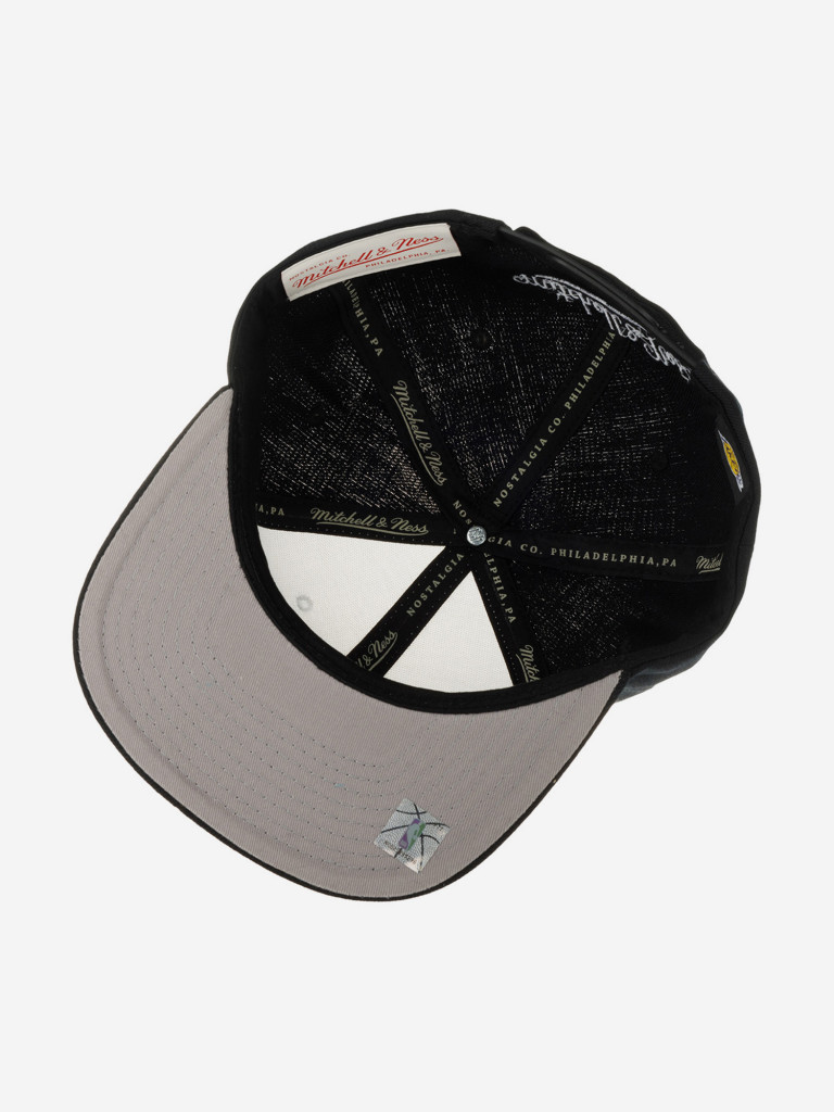 Бейсболка с прямым козырьком MITCHELL NESS HHSS1051-LALYYPPPWHBK Los Angeles Lakers NBA (белый)