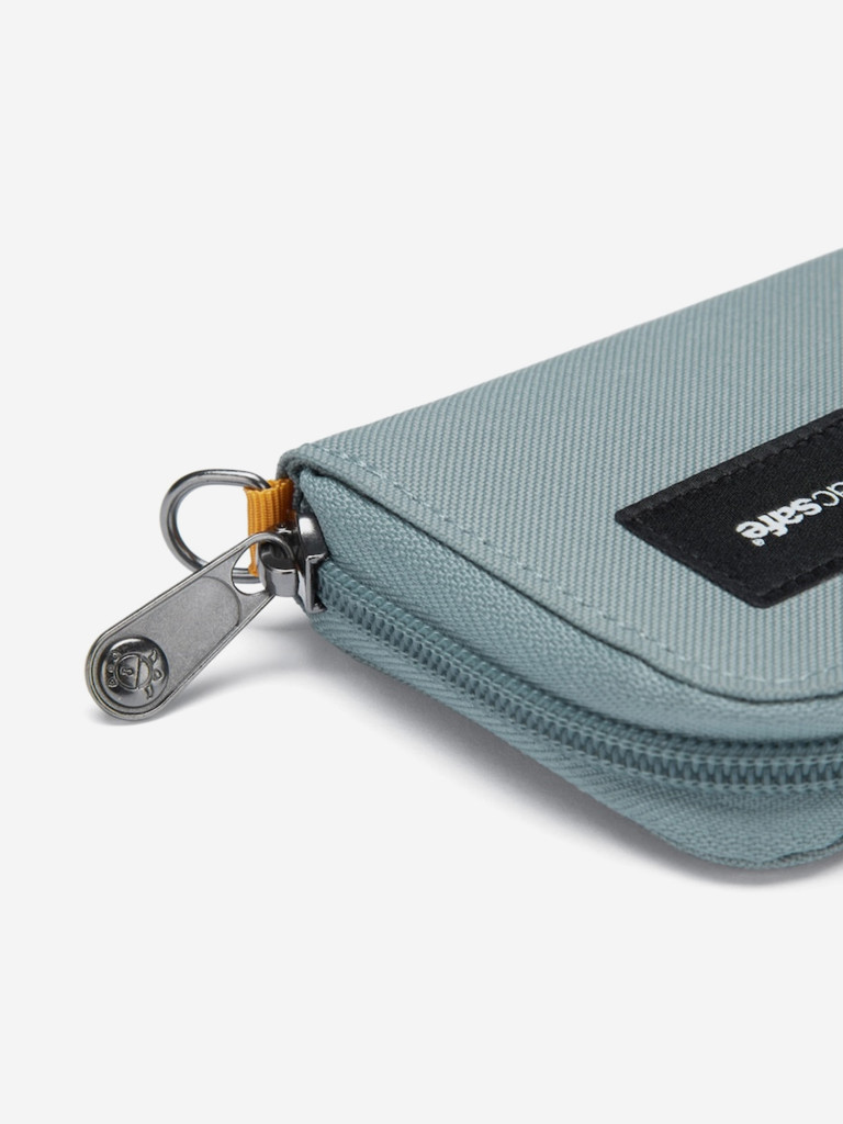 Кошелек антивор Pacsafe RFIDsafe Card Wallet, Fresh Mint