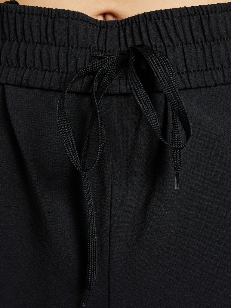 Шорты женские adidas Primeblue Designed 2 Move
