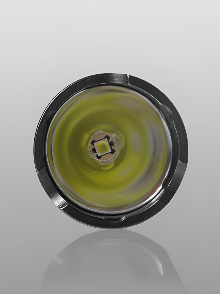 Фонарь ручной Armytek Dobermann XP-L, 930 лм, теплый свет
