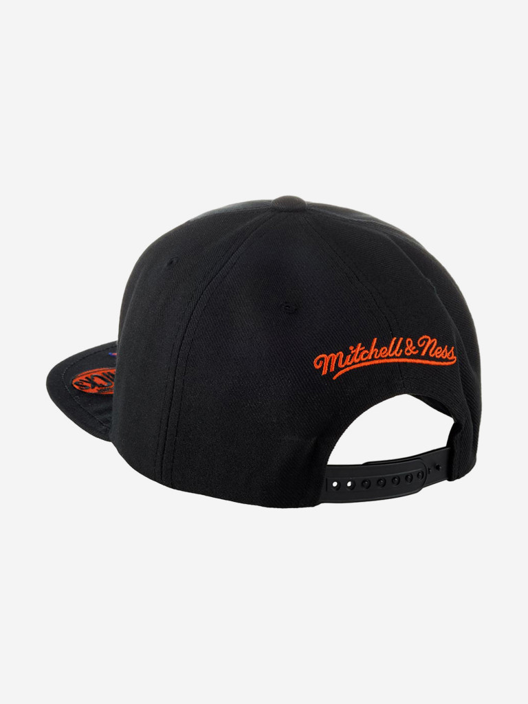Бейсболка с прямым козырьком MITCHELL NESS HHSS2997-NYKYYPPPBLCK New York Knicks NBA (черный)