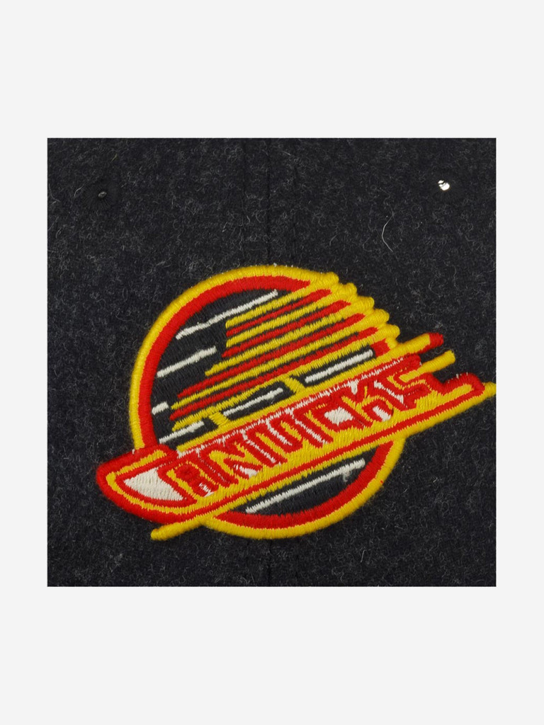 Бейсболка AMERICAN NEEDLE 21005A-VAC Vancouver Canucks Archive Legend NHL (черный)