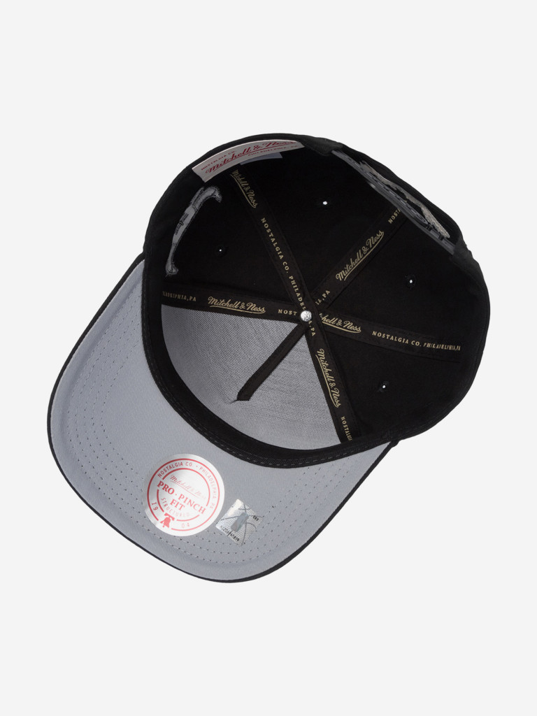 Бейсболка MITCHELL NESS HP14057-CBUBLCK Chicago Bulls NBA