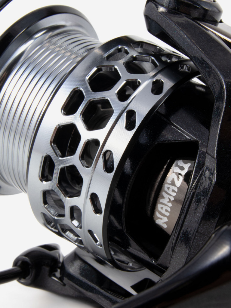 Катушка безынерционная Namazu Pro Diamond Carbon DC3000 , 8+1 подшипник, металлическая шпуля.