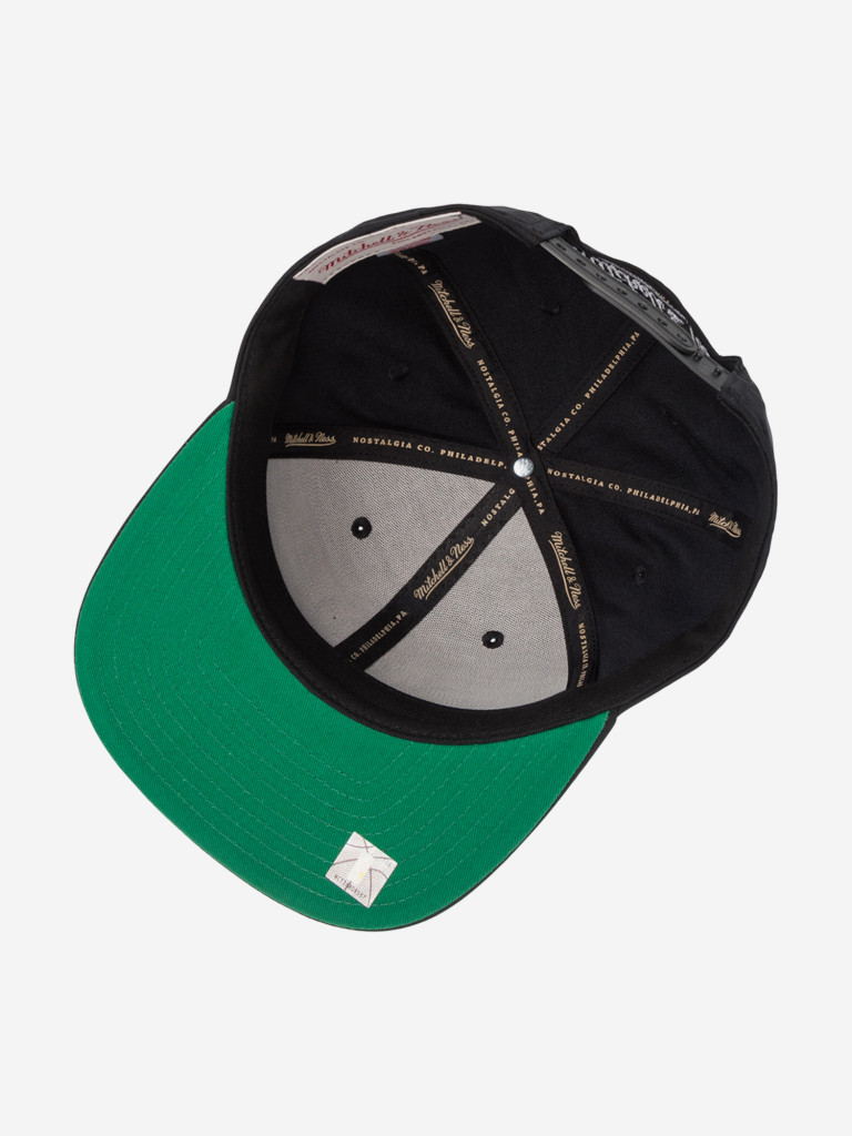 Бейсболка с прямым козырьком MITCHELL NESS HS11500-BCEBLCK Boston Celtics NBA (черный)