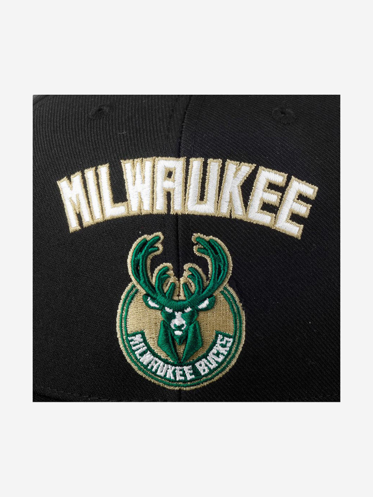 Бейсболка с прямым козырьком MITCHELL NESS HHSS2998-MBUYYPPPBLCK Milwaukee Bucks NBA (черный)