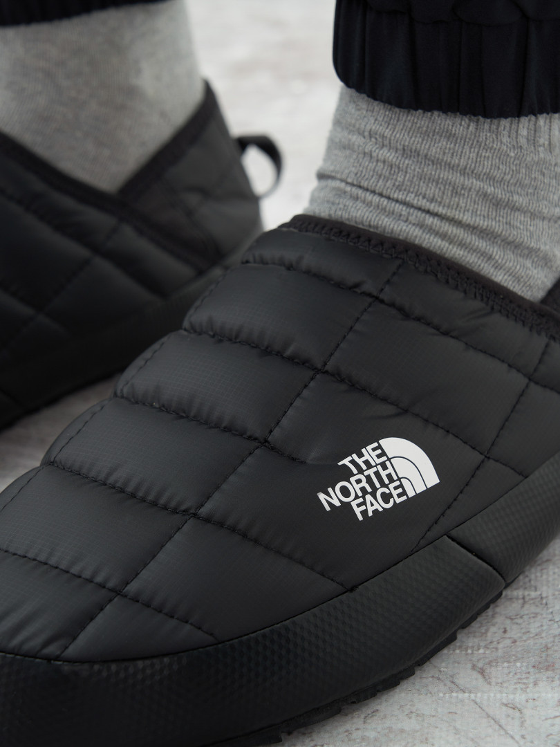 фото Полуботинки утепленные женские the north face thermoball traction mule v, черный