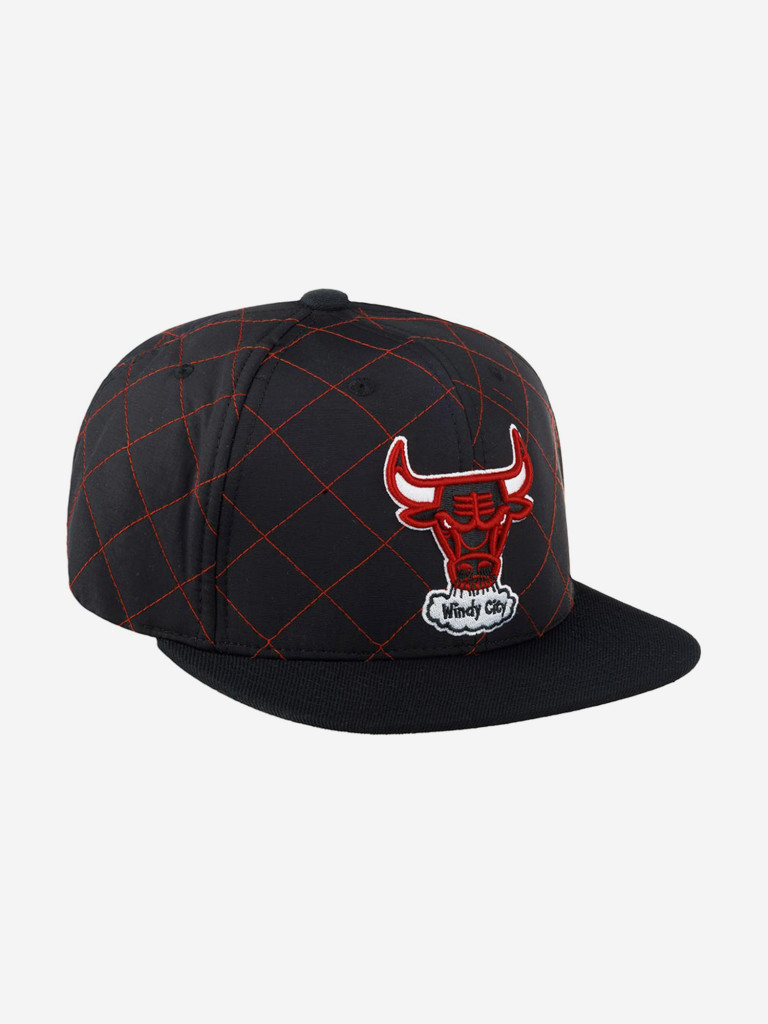 Бейсболка с прямым козырьком MITCHELL NESS HHSS1212-CBUYYPPPBLCK Chicago Bulls NBA (черный)