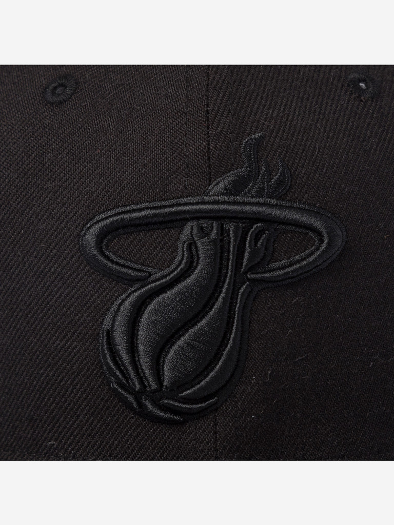 Бейсболка с прямым козырьком 47 BRAND K-NSHOT27WBP-BKBK Miami Heat NBA