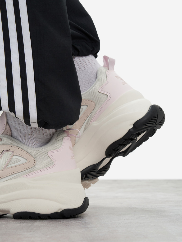 Кроссовки женские adidas Ozgaia