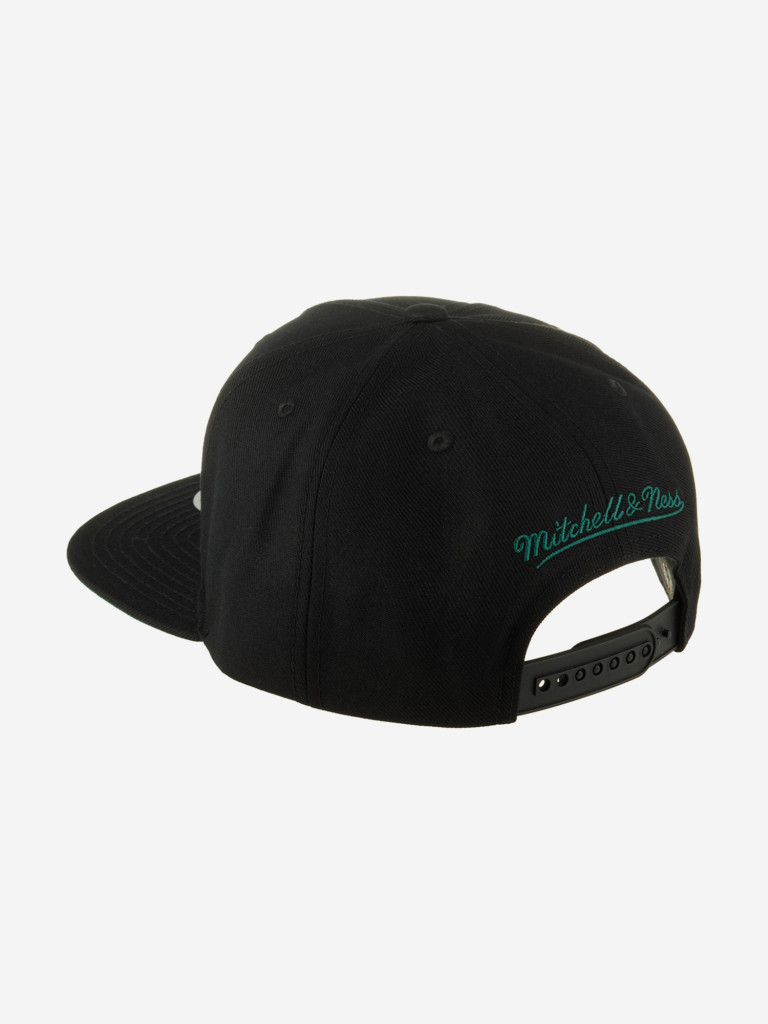 Бейсболка с прямым козырьком MITCHELL NESS HHSS7689-BCEYYPPPBLCK Boston Celtics NBA (черный)