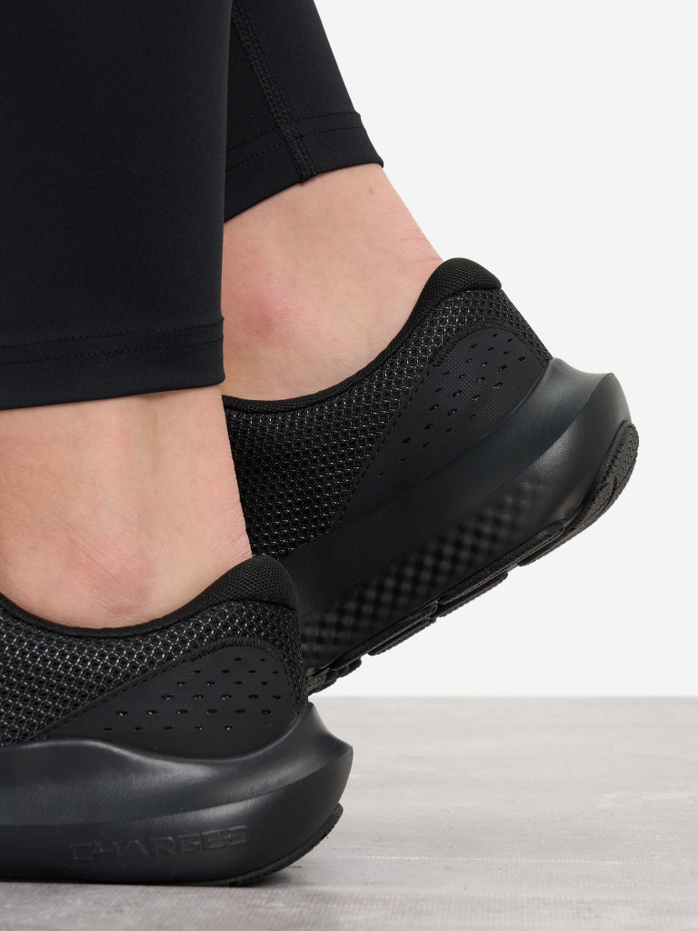 Кроссовки женские Under Armour Charged Surge 4