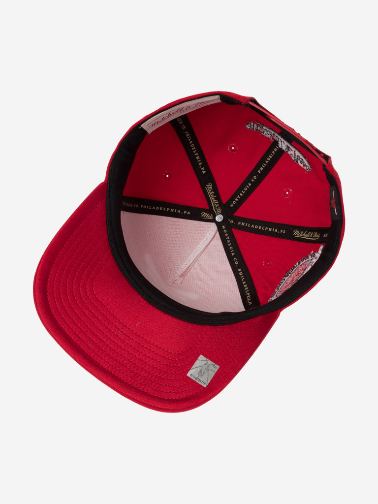 Бейсболка MITCHELL NESS HP13208-CBURDRD Chicago Bulls NBA