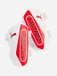 белый