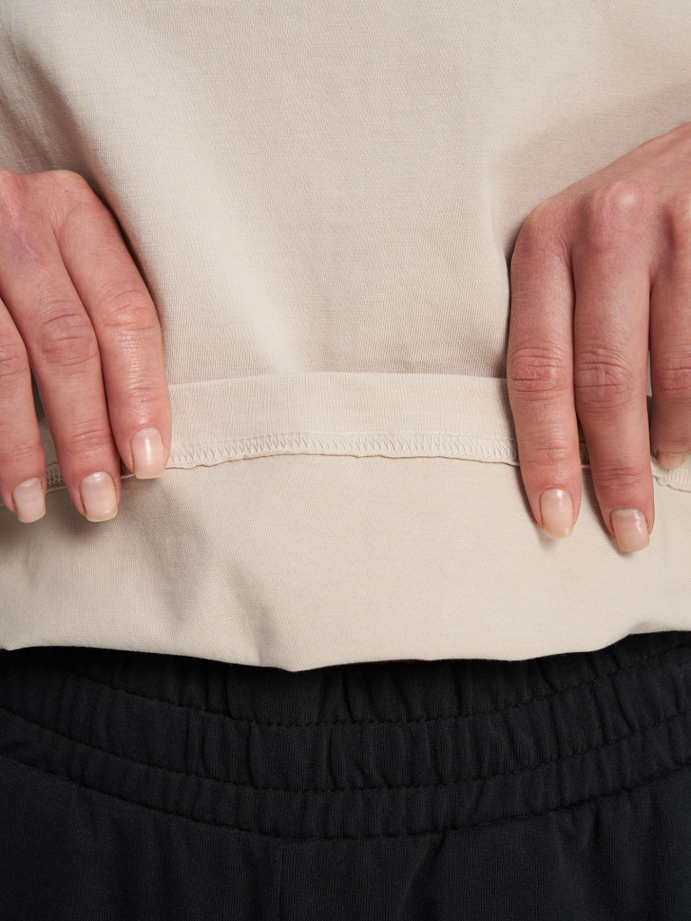 Футболка женская Columbia Rolling Bend Graphic Relaxed Crop SS