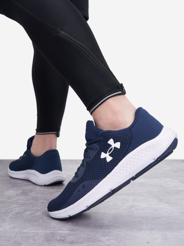 Кроссовки мужские Under Armour Ua Charged Pursuit 3 арт. 3024878 черный/белый цвет — купить за 6199 руб. со скидкой 50 %, отзывы в интернет-магазине Спортмастер